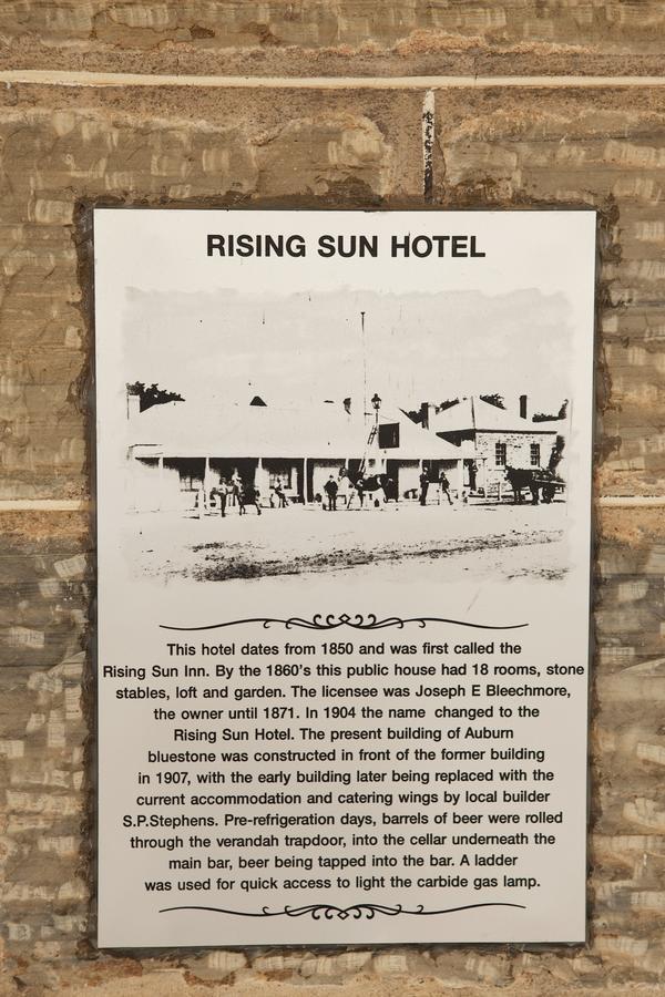 The Rising Sun Hotel Auburn ภายนอก รูปภาพ